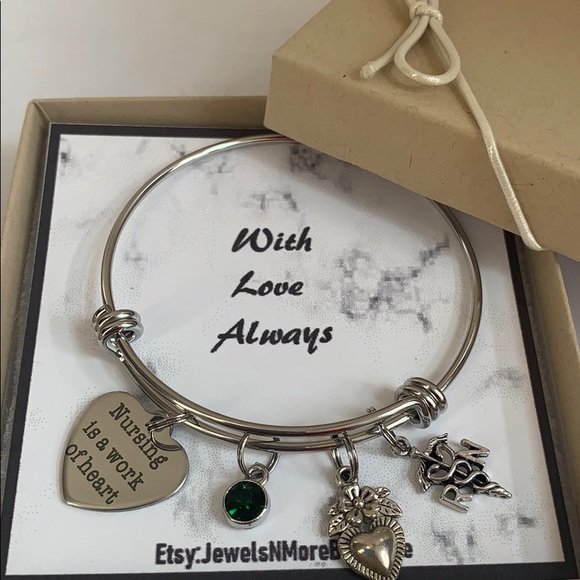 New nurse charm bracelet - Picture 7 of 7